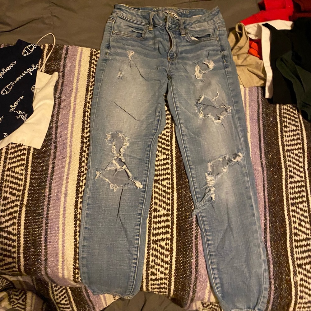 amerixan eagle dostressed jeans, size 2